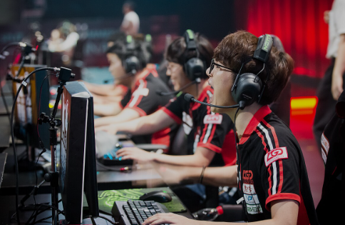 Esports: The Rise of Competitive Gaming in the Digital Age