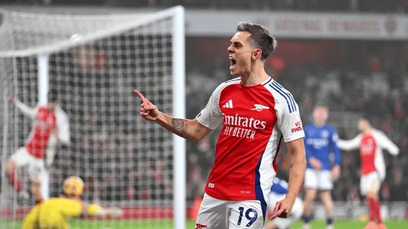 Arsenal clinched a narrow 1-0 victory over Ipswich Town