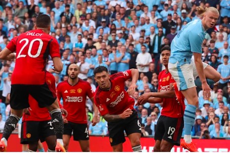 manchester-derby-a-defining-clash-for-city-a-golden-opportunity-for-united-paul-merson-weighs-in